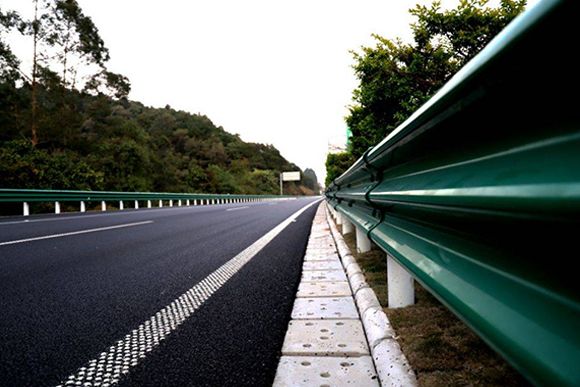 聊城高速公路护栏的常用类型
